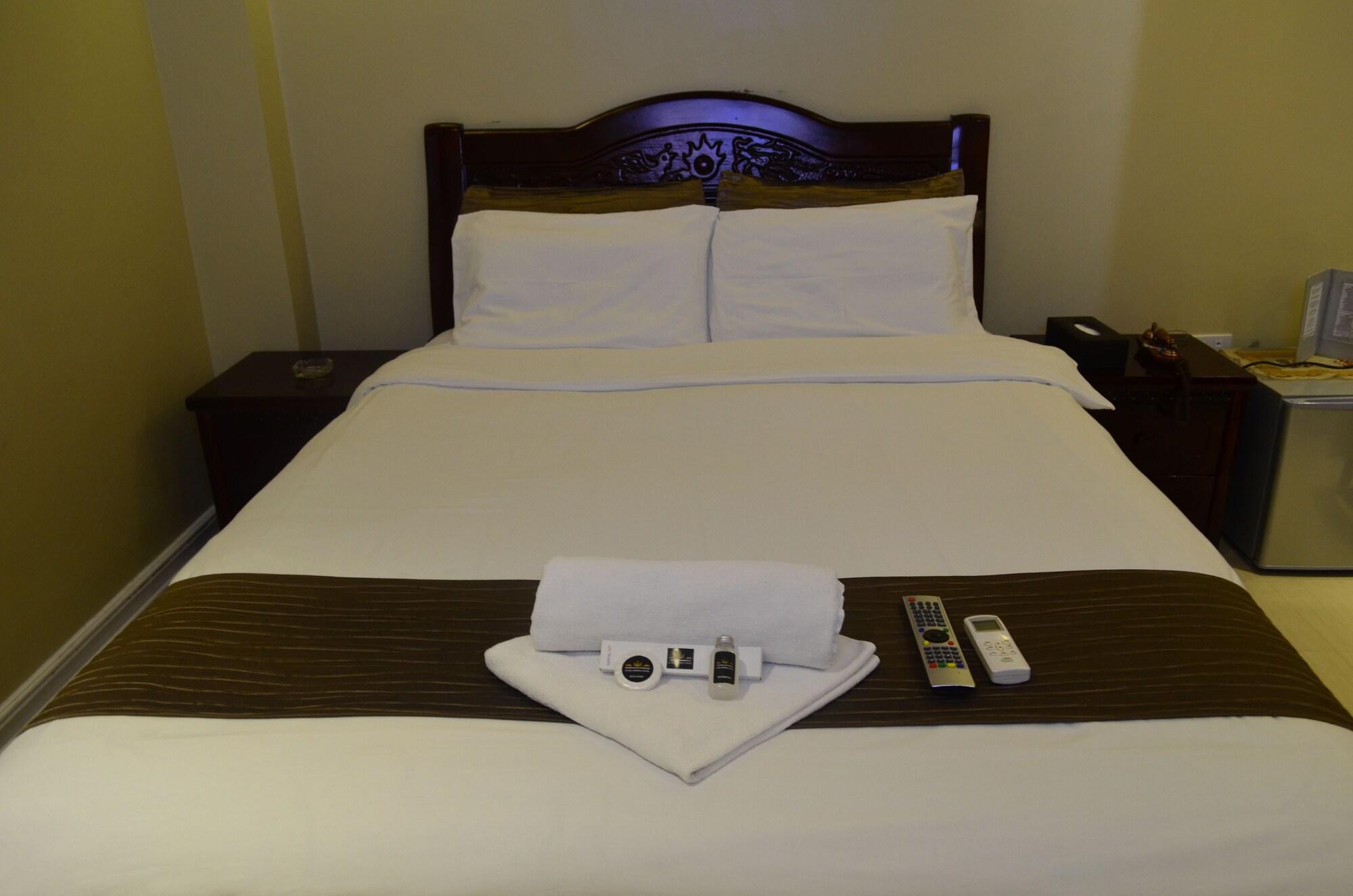 Clark Imperial Hotel Анхелес Екстериор снимка