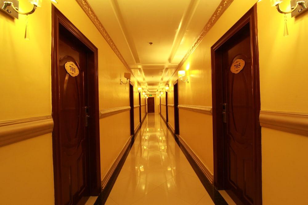 Clark Imperial Hotel Анхелес Екстериор снимка