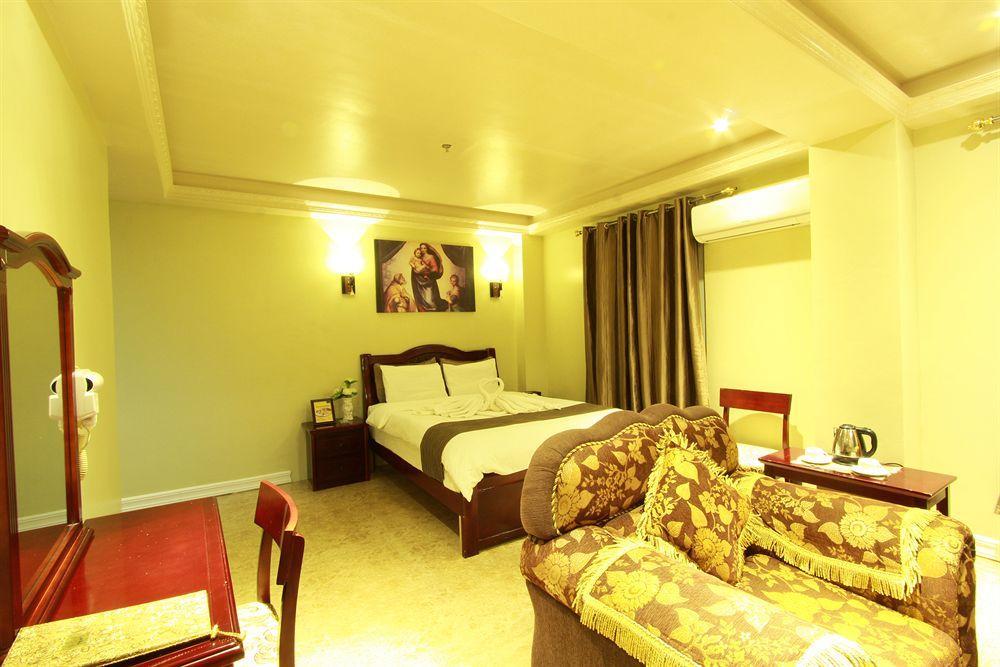 Clark Imperial Hotel Анхелес Екстериор снимка