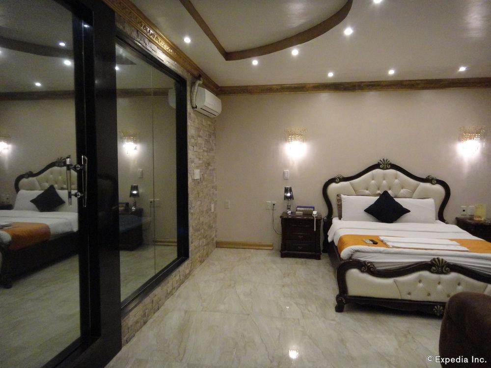 Clark Imperial Hotel Анхелес Екстериор снимка