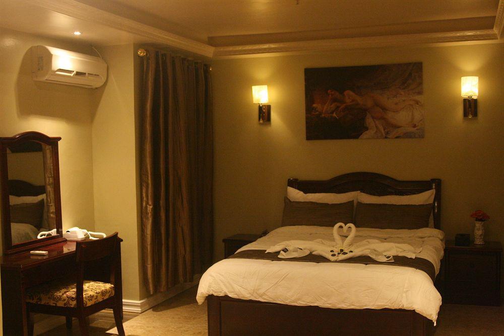 Clark Imperial Hotel Анхелес Екстериор снимка