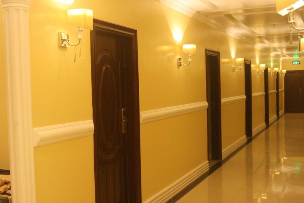 Clark Imperial Hotel Анхелес Екстериор снимка